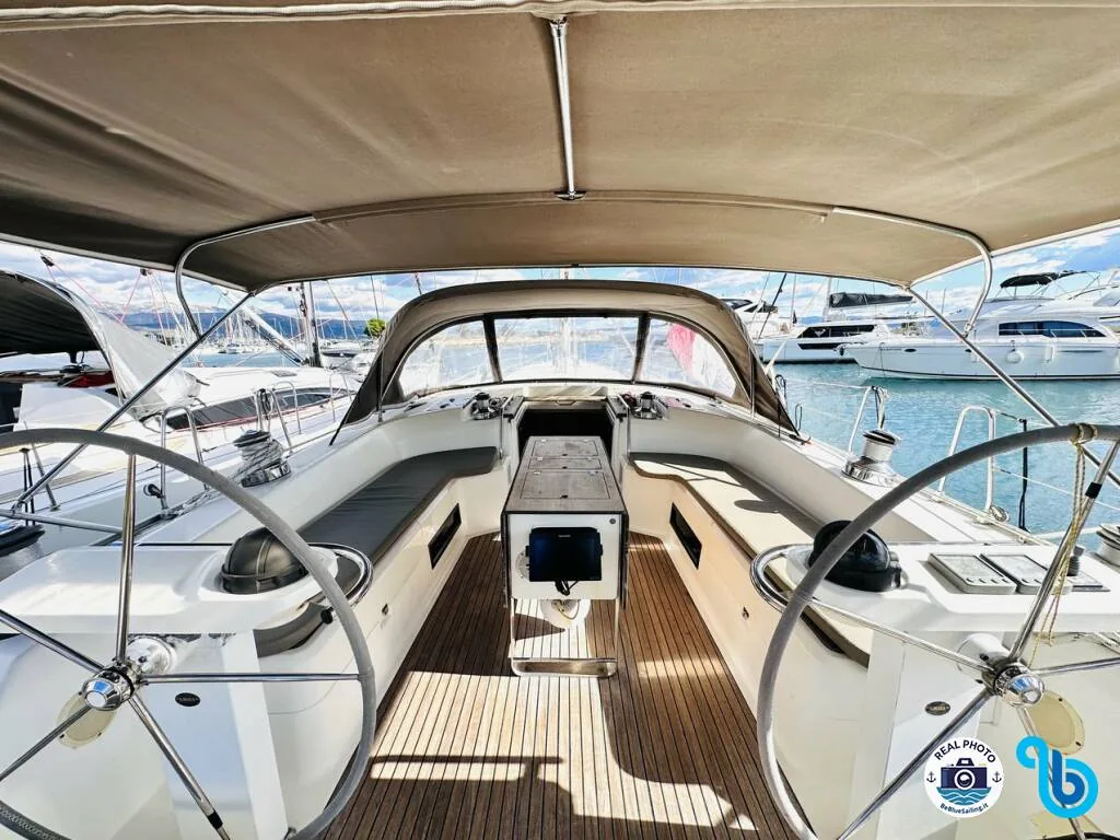 BAVARIACRUISER 55 sailing
