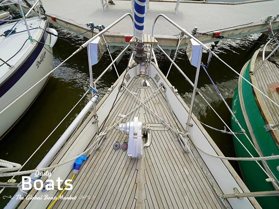 EMKA 36 sailing
