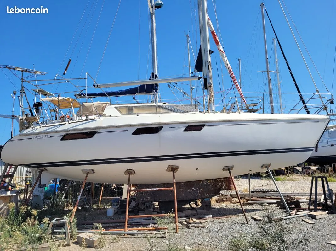 ESPACE 990 sailing