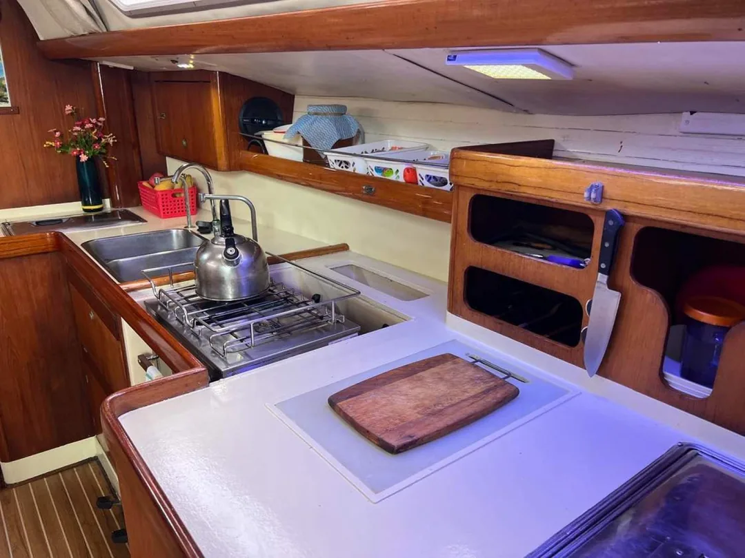 GIB SEA472 sailing
