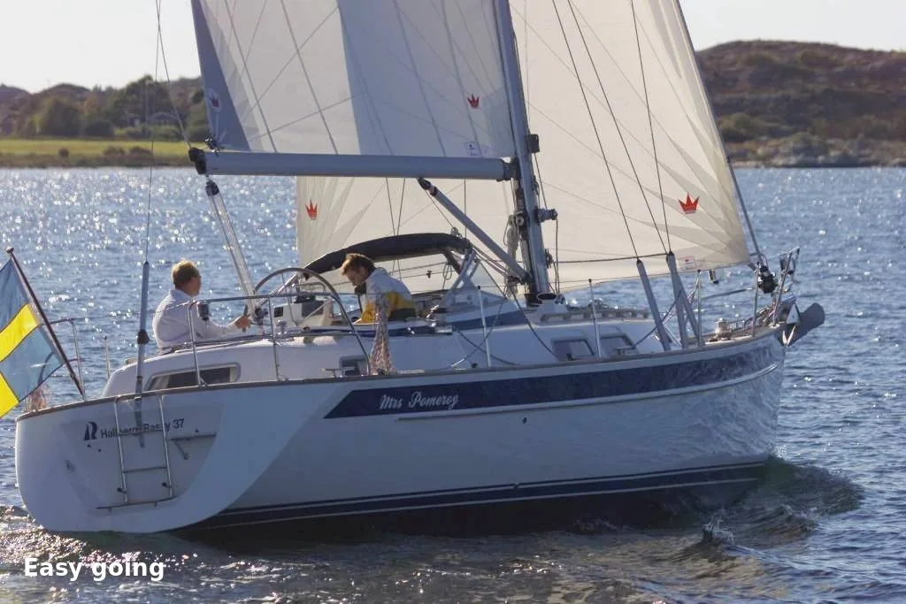HALLBERG RASSY 37 sailing