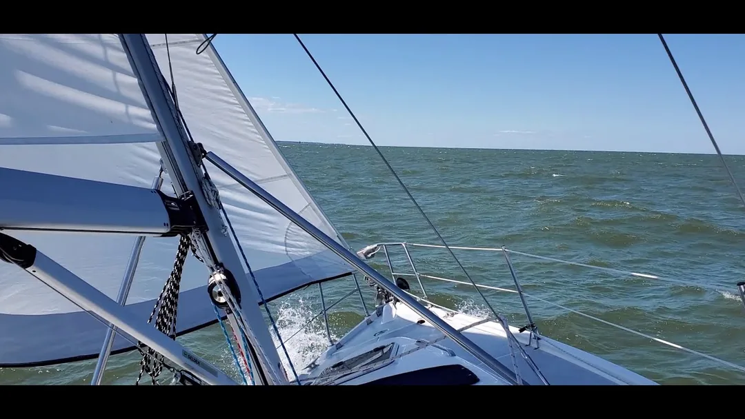 HUNTER 356 sailing