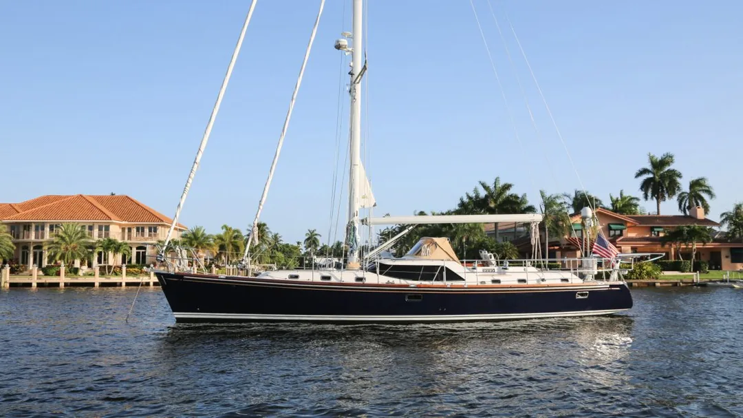 HYLAS 56 sailing
