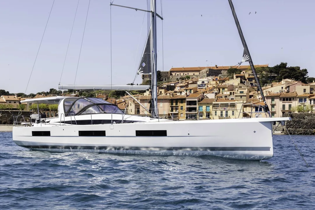 JEANNEAU 60 sailing