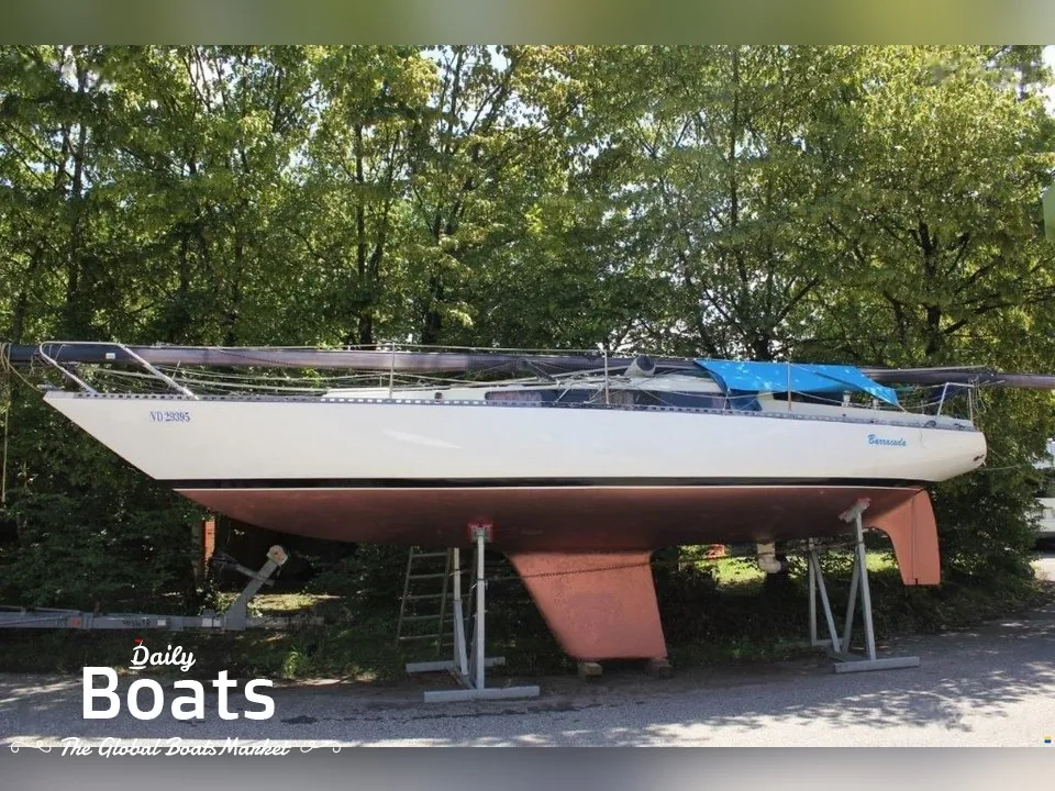 KOMPROMISS W30 sailing