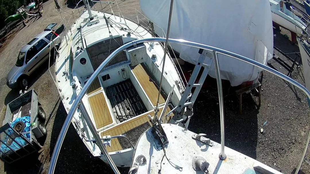 LONGBOW 31 sailing
