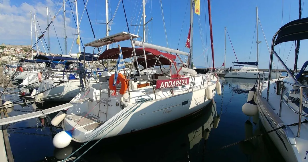 OCEANIS CLIPPER411 sailing