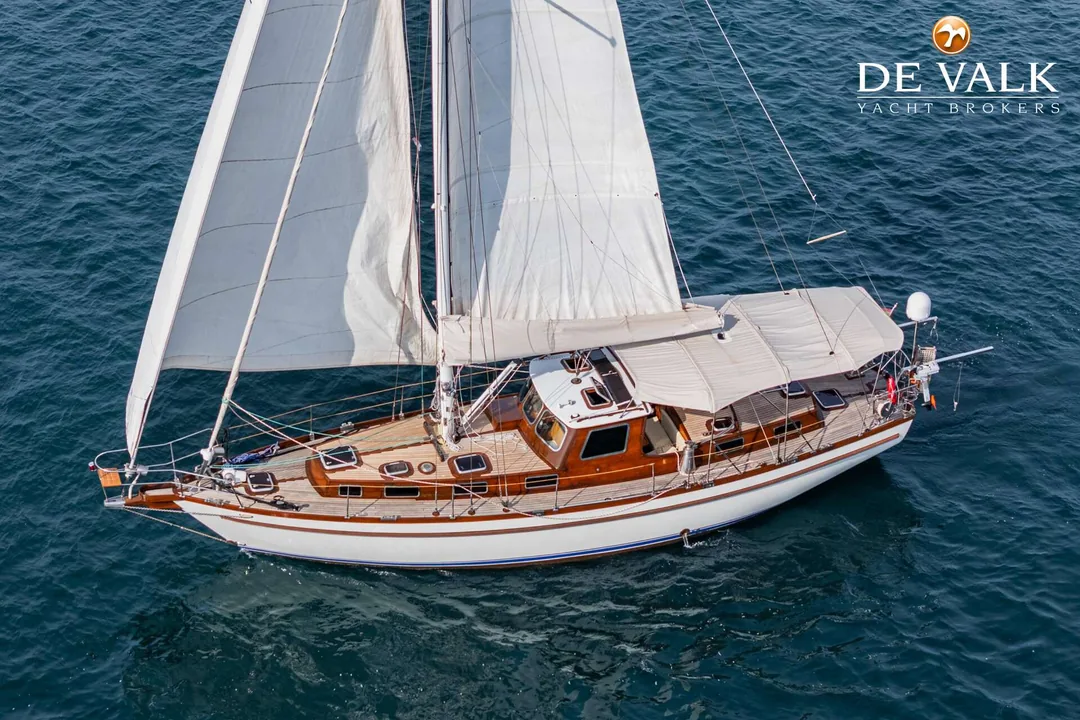 ONE OFF CLASSIC sailing