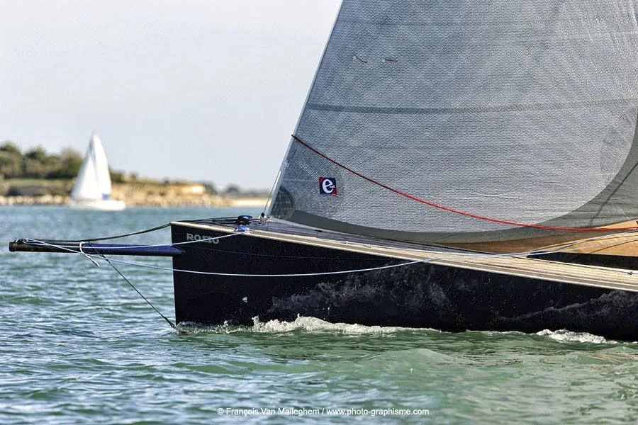 ROSSO 28 sailing