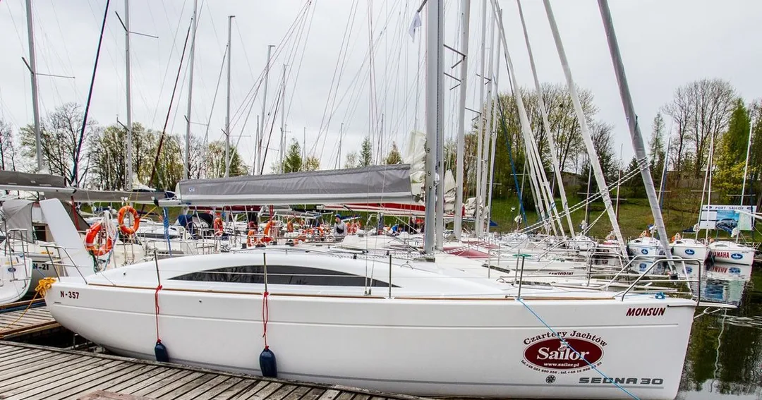 SEDNA 30 sailing