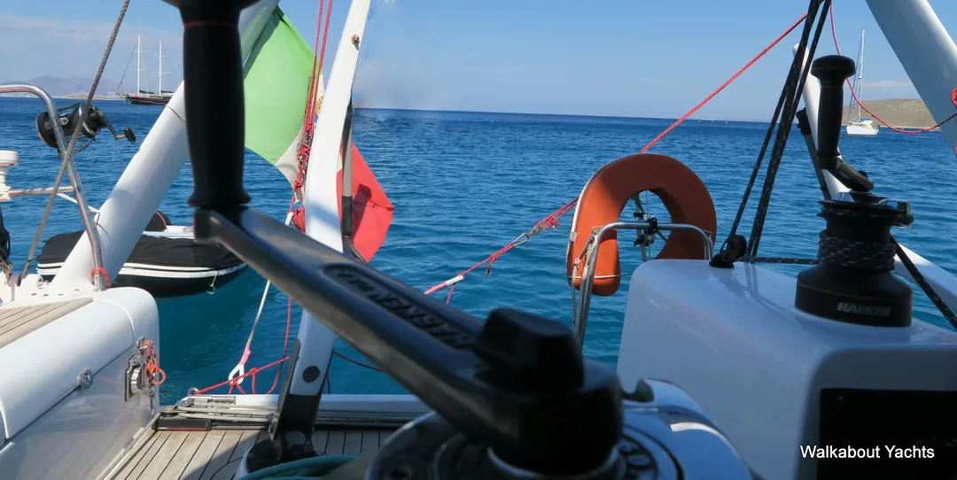 WALKABOUT 43 sailing